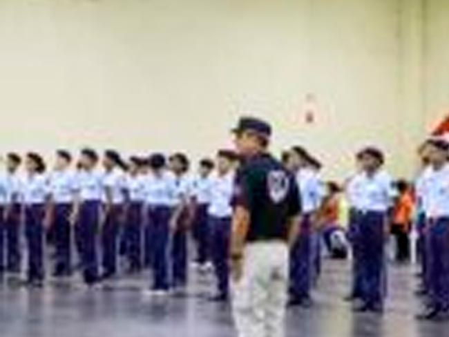 Leia mais sobre o artigo Formatura de recepção dos novos alunos da Escola Municipal Cívico-Militar Professora Maria Cristina Sutti Lopes Moreno, Lins/SP